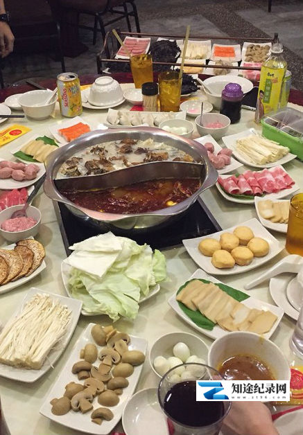 玩转重庆火锅城 / The Chongqing hotpots