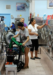 [NHK]纽约投币式洗衣店  ューヨーク コインランドリー劇場-知途纪录片网盘资源下载